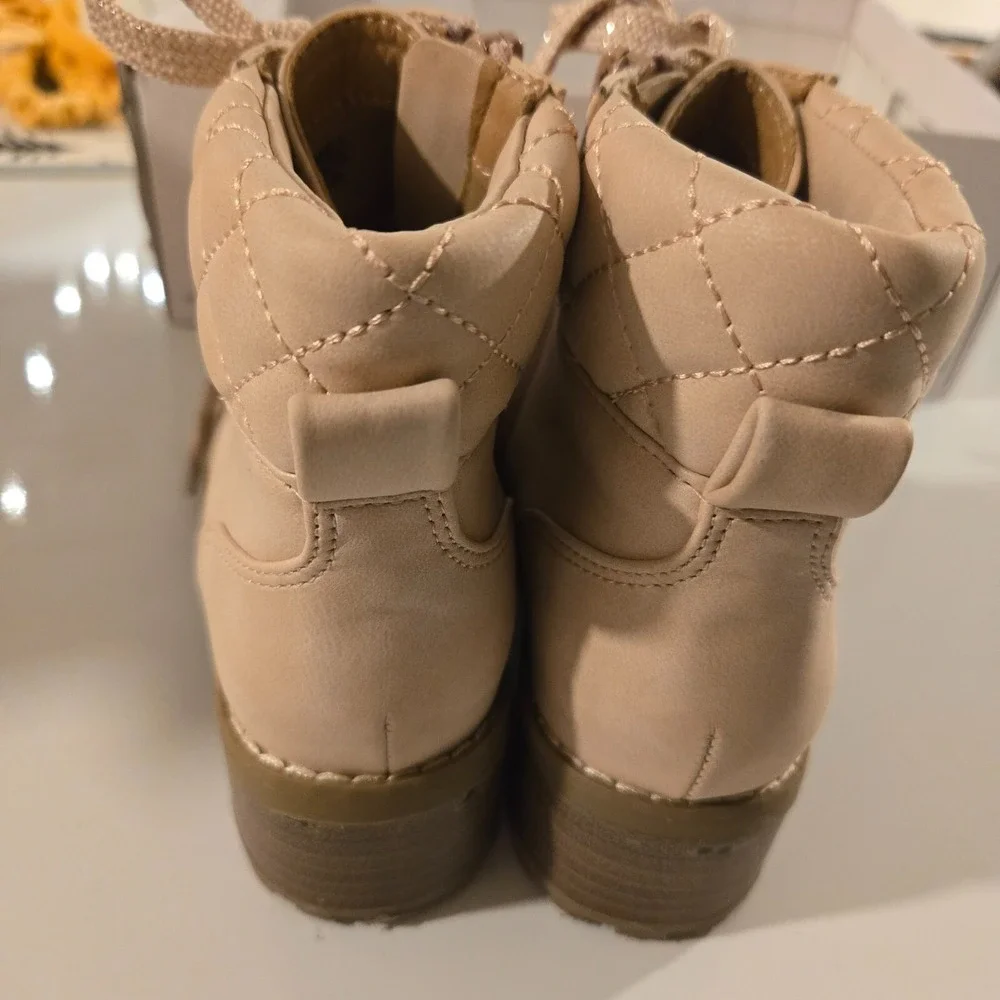 Dolce Vita Girls Quilted Combat Boots‎ – Blush With Box REELY 1yr EUC
